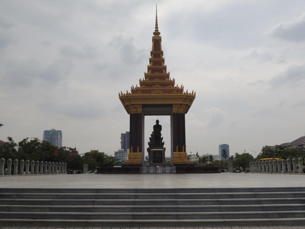 Discovery Hotel พนมเปญ ภายนอก รูปภาพ