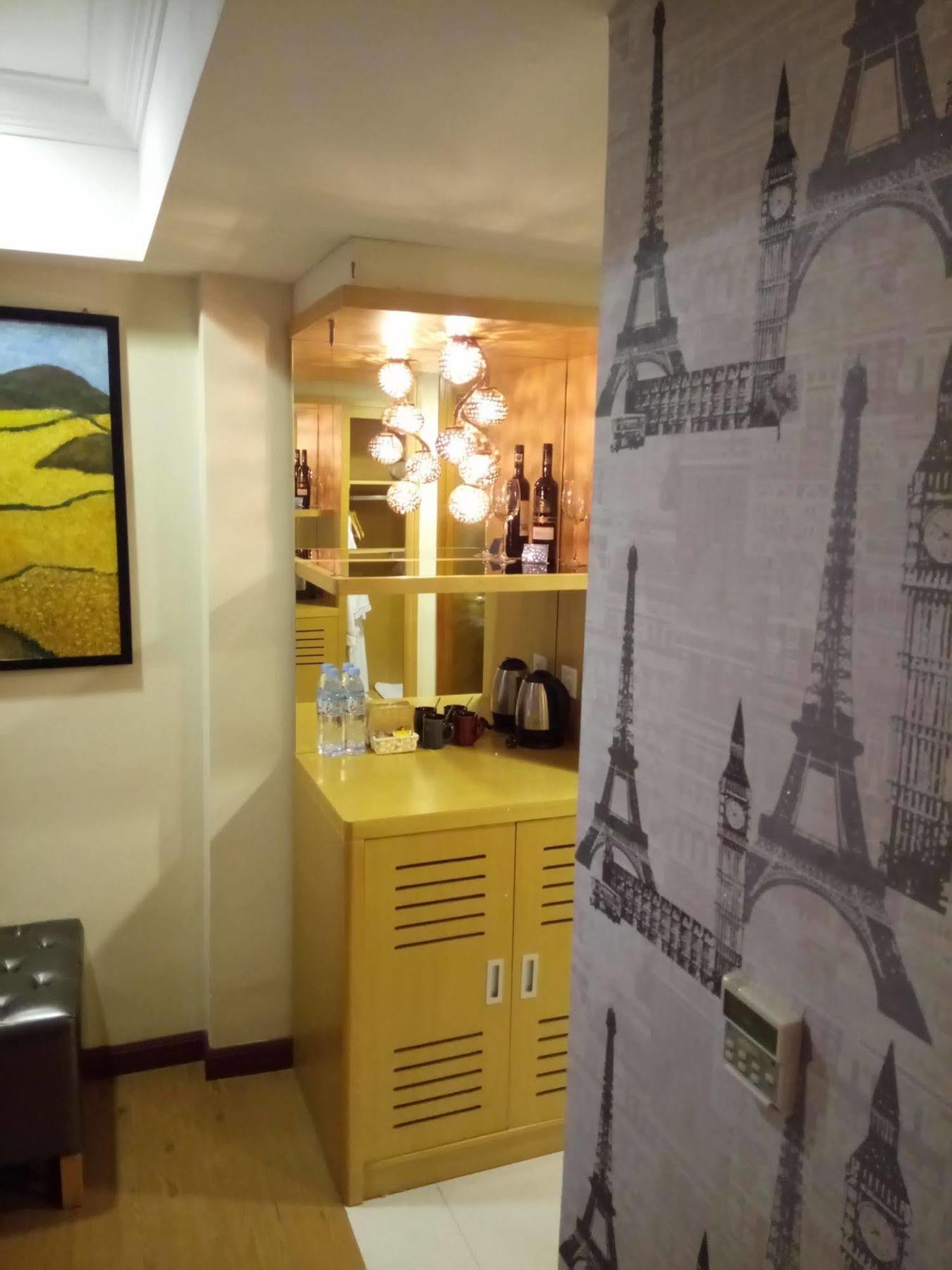 Discovery Hotel พนมเปญ ภายนอก รูปภาพ