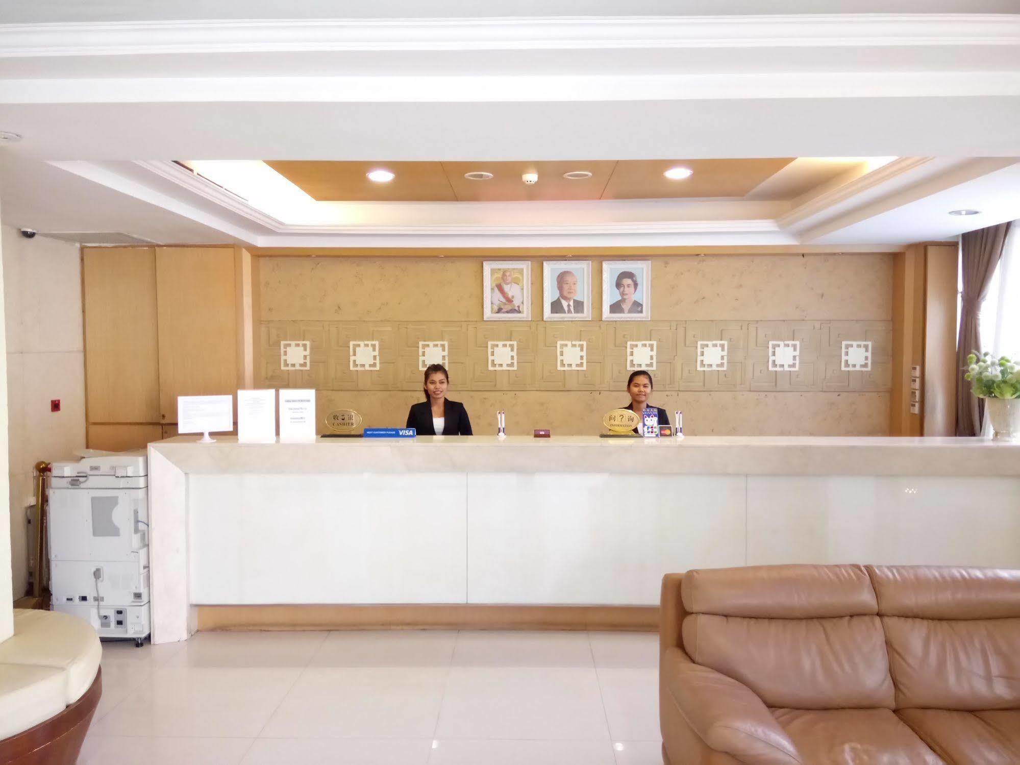 Discovery Hotel พนมเปญ ภายนอก รูปภาพ