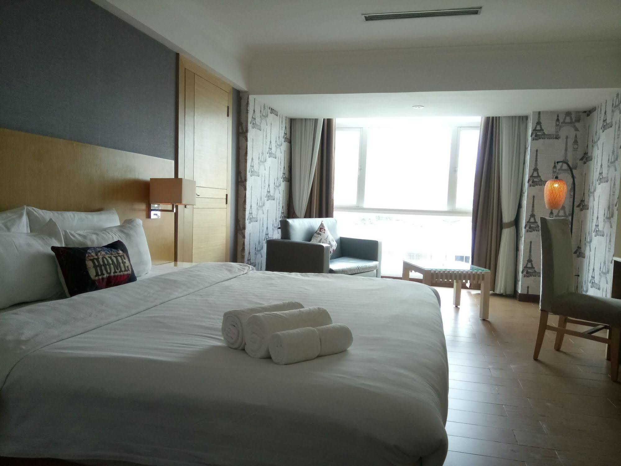 Discovery Hotel พนมเปญ ภายนอก รูปภาพ