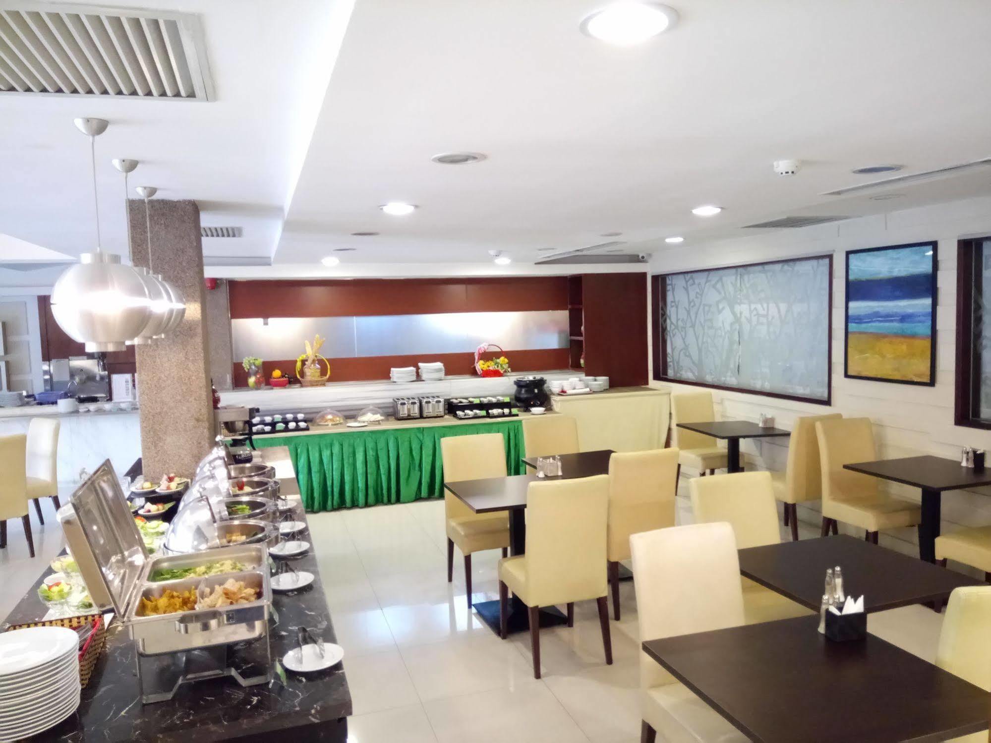 Discovery Hotel พนมเปญ ภายนอก รูปภาพ